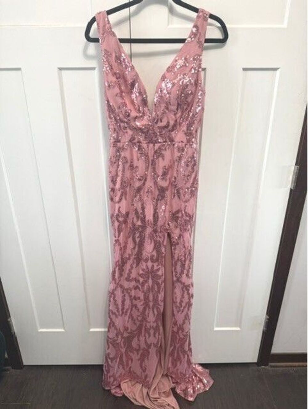 NWOT Pink sparkly embellished sequins maxi formal dress size 8 Homecoming/Prom